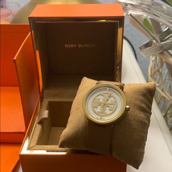 Tory Burch Watch - Picture 2 of 5